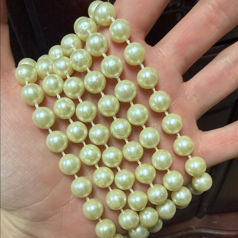 Elegant Cream Pearl Necklace